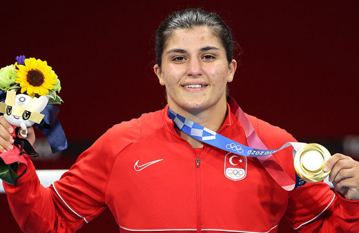 Busenaz Sürmeneli'den Akdeniz Oyunları'nda altın madalya