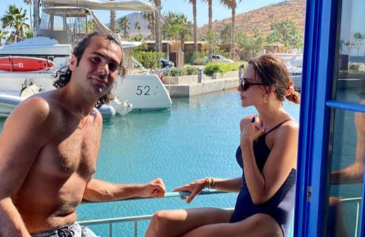 Hande Ataizi oğlu Leon ve sevgilisi Dinç Aydoğdu ile Bodrum tatilinde!