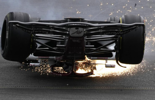 Formula 1'de korkunç kaza: Metrelerce takla attı