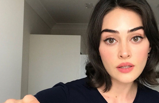 Yılın bomba aşk iddiası! Esra Bilgiç ve Reynmen gece boyu birlikte sarmaş dolaş eğlediler