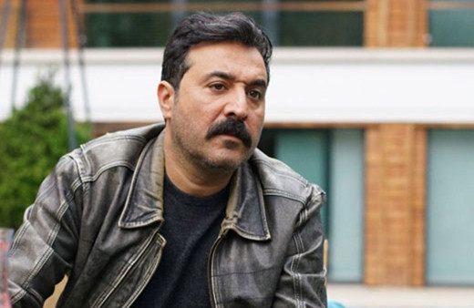 Kurtlar Vadisi'nin Muro'su Mustafa Üstündağ programda etek giyip amuda kalktı!