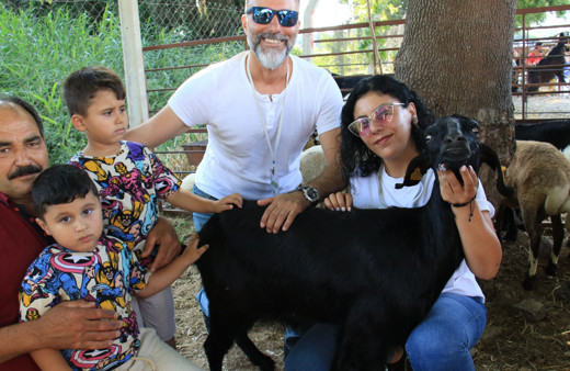 Haluk Levent, yine kaçan bir kurbanlığı sahiplendirdi
