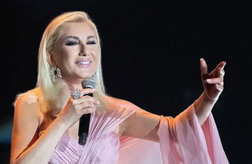 Gülşen'in sahne kıyafetlerine ünlü sanatçı Muazzez Ersoy'dan olay yorum!