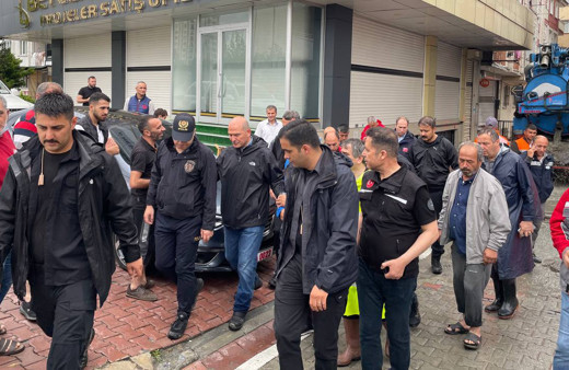 Süleyman Soylu'dan sel açıklaması: Ev ve iş yerlerini su basanlara yardım