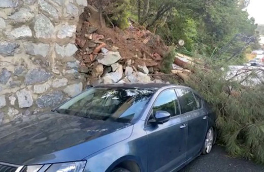 Sarıyer'de istinat duvarı çöktü! 10 katlı bina boşaltıldı