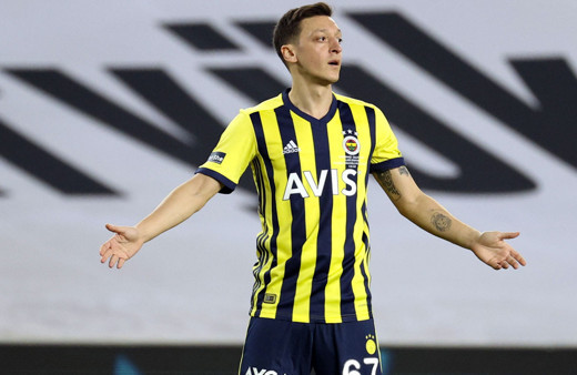 Fenerbahçe Mesut Özil ile yolları ayırdı