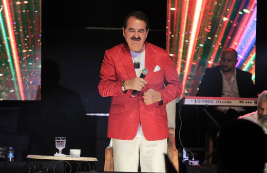 İbrahim Tatlıses sevenlerine unutulmaz bir bayram yaşattı