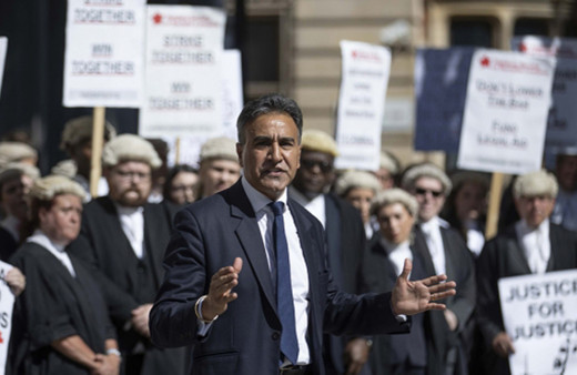 İngiltere'de avukatların grevi üçüncü haftasında devam ediyor