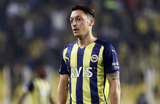 Başakşehir, Fenerbahçe'den ayrılan Mesut Özil'in peşinde!