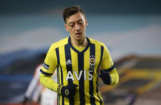 Fenerbahçe'de Mesut Özil belirsizliği sürüyor! Menajeri iddiaları yalanladı