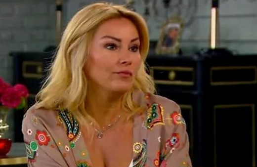 47 yaşındaki Pınar Altuğ leopar desenli bikinisiyle fena yakalandı! Genç kızlara taş çıkardı...