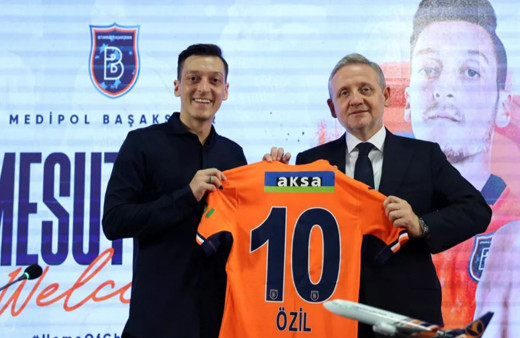 Mesut Özil, Başakşehir'e imzayı attı! Ali Koç'a imalı sözler! Buraya mutlu olmaya geldim...