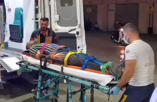 Anahtarı evde unuttu, apartmana tırmanırken beton zemine düştü