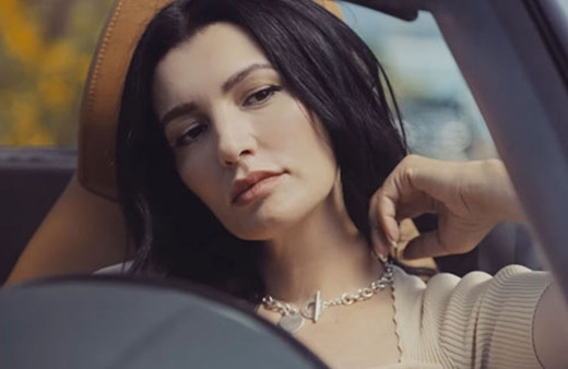 Aleyna Tilki'den sonra bir rekorda annesi kırdı! Havva Öztel arabeskin kraliçesi olmaya geliyor