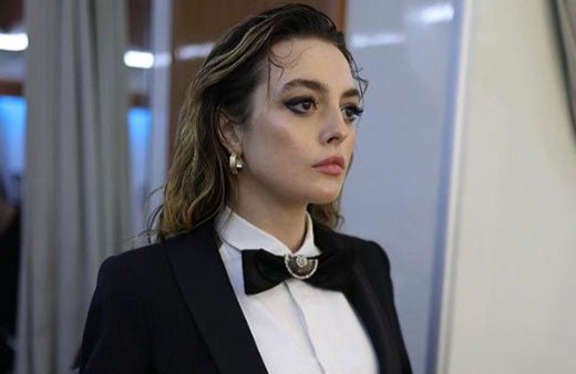 Sadakatsiz'in Derin'i Melis Sezen shopu fazla kaçırınca ayaklarıyla olay oldu! "Lahmacun küreği gibi"