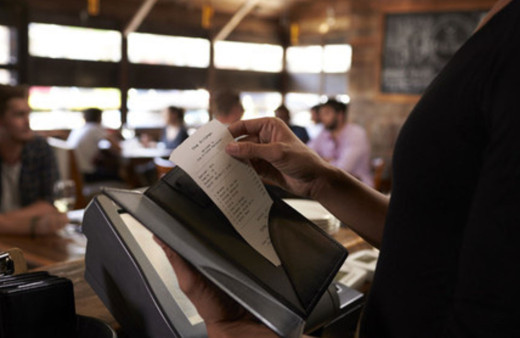 Bodrum'da yemek faturası şok etti! Su 68 lira, hamburger 395, pizza 425 lira...