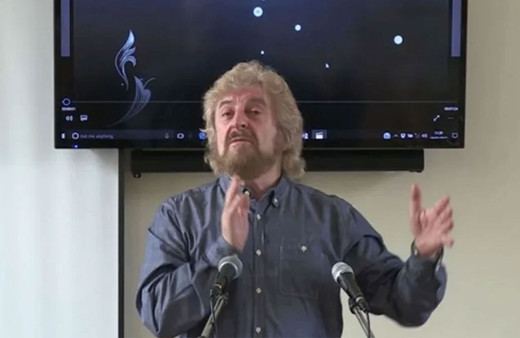 Elektrik süpürgesiyle seks yaparken yakalandı! Din görevlisi çıktı