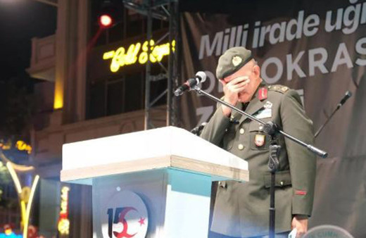15 Temmuz gazisi Tümgeneral Davut Ala katıldığı etkinlikte hüngür hüngür ağladı