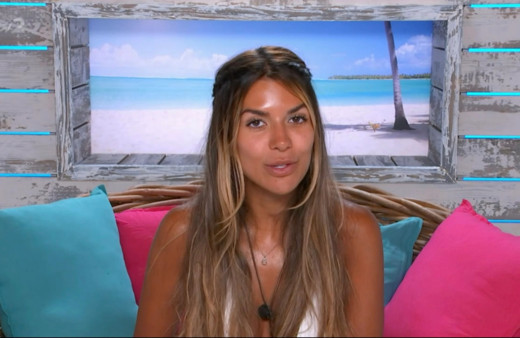 İngiltere'yi karıştıran Türk kızı Ekin Su yorganın altında ne yaptığını açıkladı! Aşk Adası itirafları olay!