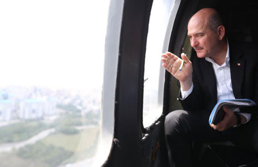Bakan Soylu, helikopterle trafik denetimine katıldı