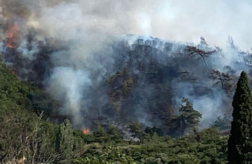 Yıldırım yangın çıkardı! Karadan ulaşım yok Osmaniye'de müdahale sürüyor