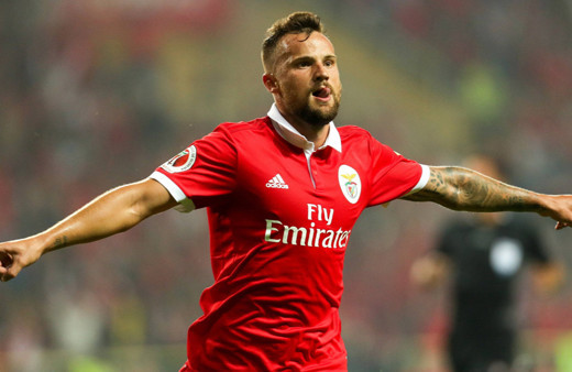 Yıldız futbolcu tamam! Haris Seferovic özel uçakla İstanbul'a geliyor!