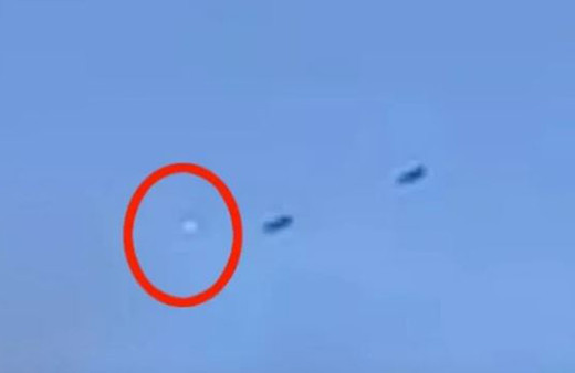Sıra dışı olay! Görür görmez telefona sarıldı... Savaş jetleri gökyüzünde UFO kovaladı
