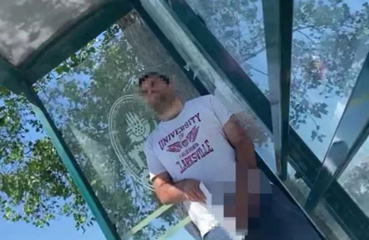 Arnavutköy'de iğrenç olay! Durakta bekleyen kadına cinsel organını gösterdi! Şok eden FETÖ detayı