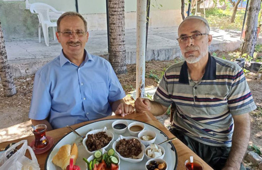 Konya'da 'sen olsan doktoru öldürmez misin, dövmez misin' diyen imama skandal destek