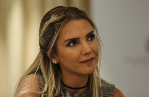 Ece Erken'den olay açıklama: Herkes lüks arabalara binerken...