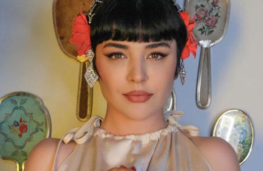 Gonca Vuslateri nikah şahidi olduğu düğünde boşanma şakası yaptı!