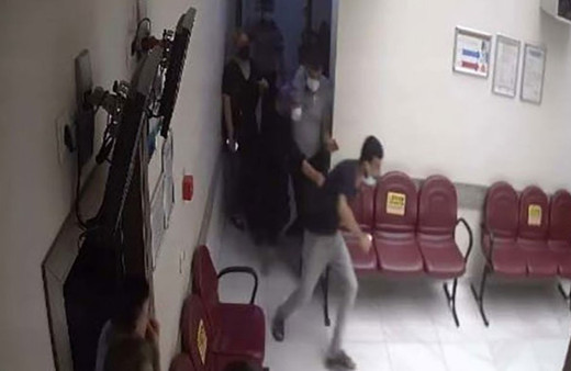 Mersin'de tedaviyi beğenmeyen hastanın ağabeyi diş hekimini darp etti