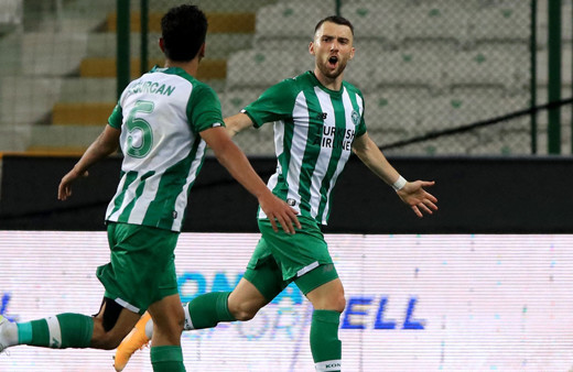 Avrupa'da Türk gecesi! Konyaspor tur kapısını araladı, Başakşehir İsrail'e bıraktı