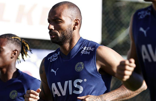 Joao Pedro, Fenerbahçe ile ilk antrenmanına çıktı