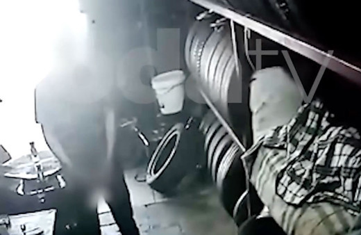 Oto sanayi sitesinde 10 yaşındaki çocuğa cinsel istismar kamerada!