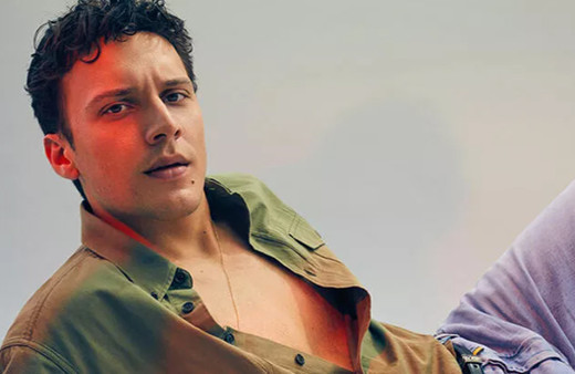 Edis, sahne öncesinde fenalaştı, ateşi 39'u buldu! Sahneye serumla çıktı