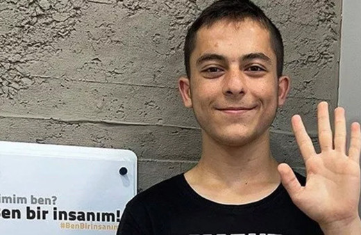 'Ben bir insanım' diyerek isyan eden Suriyeli Ahmet Külliye'de ağırlandı