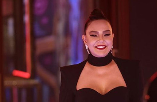 Yıllardır görüşmüyorlardı! Ebru Gündeş'in kimsenin bilmediği kız kardeşi herkesi şok etti