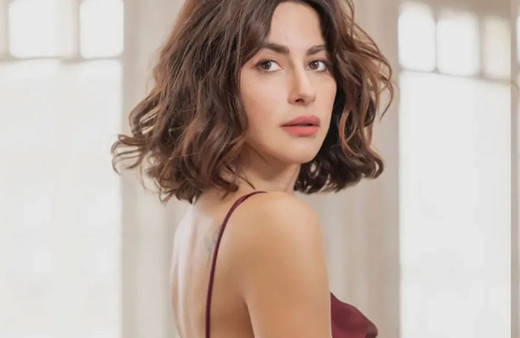 Nesrin Cavadzade ve Gökhan Alkan çiftinin ayrılık nedeni belli oldu! Nesrin Cevadzade gönlünü set arkadaşına kaptırdı.