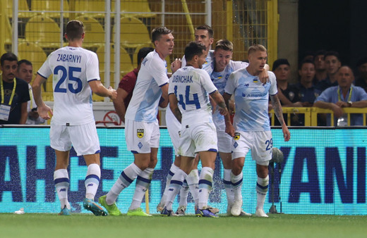 Fenerbahçe uzatmalarda Dinamo Kiev'e diş geçiremedi!