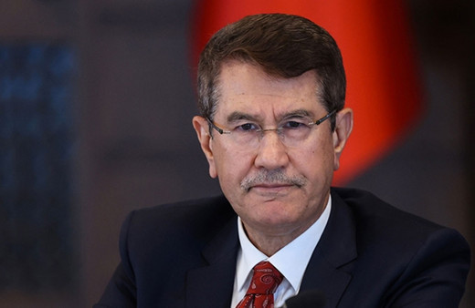 AK Partili Nurettin Canikli Davutoğlu hakkında suç duyurusunda bulundu