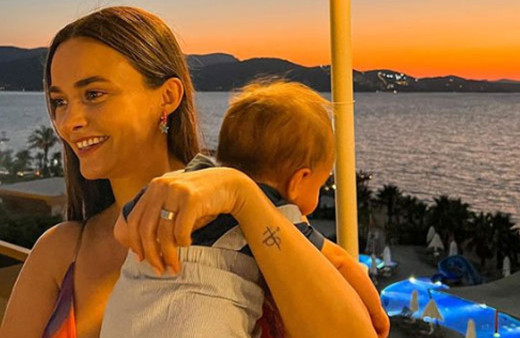 Taze anne Hande Soral bebeğiyle ilk tatiline çıktı! Bodrum'da eşiyle romantizm yaptı