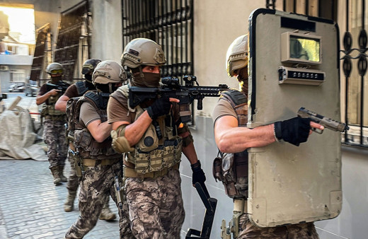 Mersin'de "Temizleme Operasyonu" başlatıldı! HDP'li il başkanı da gözaltında