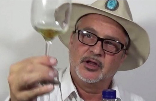 Çamaşır suyunu şifa diye satan başpiskopos tutuklandı