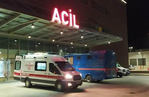 Balıkesir'de eşini bıçakla öldüren kişi intihar etti