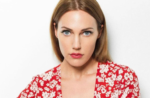 Muhteşem Yüzyıl'ın Hürrem'i Meryem Üzerli çırılçıplak poz verdi, paylaşımlarıyla nefes kesti!