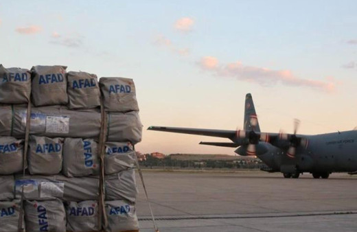 AFAD’dan İran’a insani yardım malzemesi