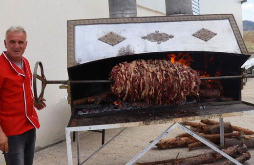 İlk çağ kebabı fabrikası resmen açıldı Türkiye'nin dört bir yanına gönderilecek