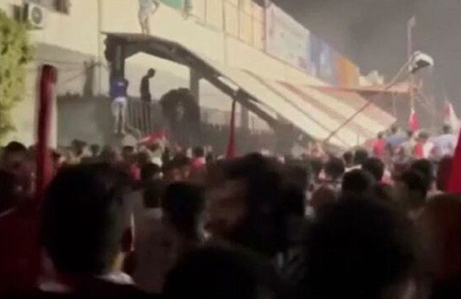 Şampiyonluk kutlamalarında tribün çöktü: Çok sayıda yaralı var