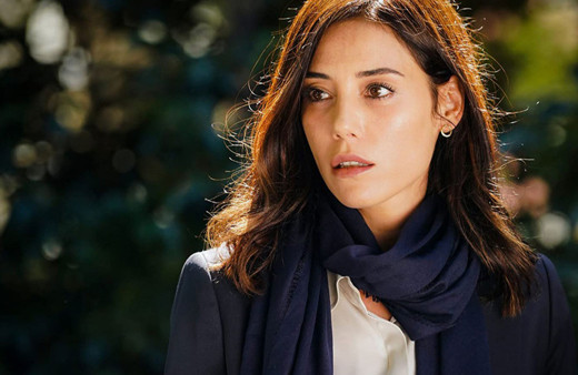 Sadakatsiz'in Asya'sı Cansu Dere tatilde mini bikinisiyle şov yaptı, fotoğraflarına yorum yağdı!